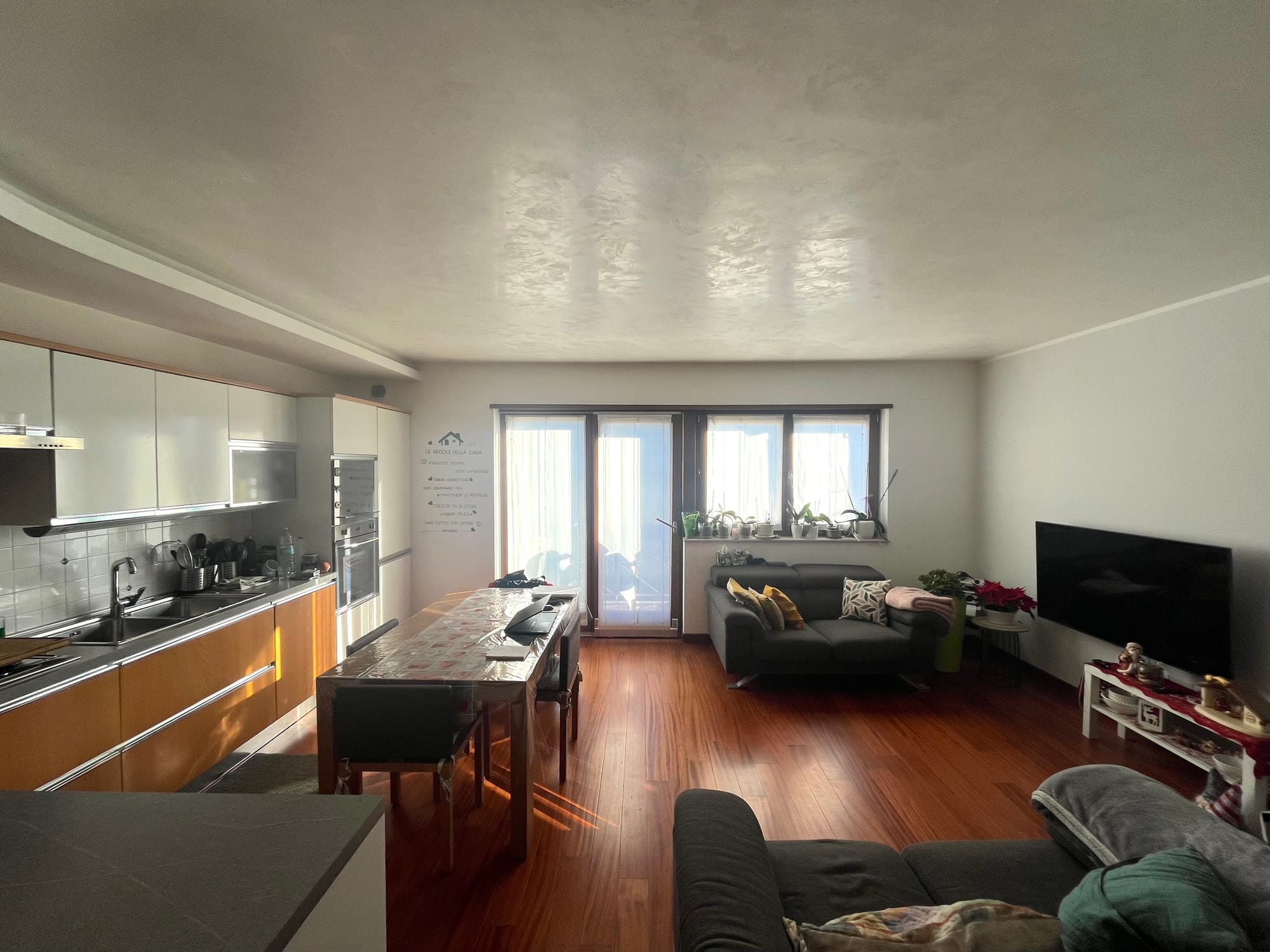 PENTALOCALE SU DUE PIANI CON ACCESSO INDIPENDENTE