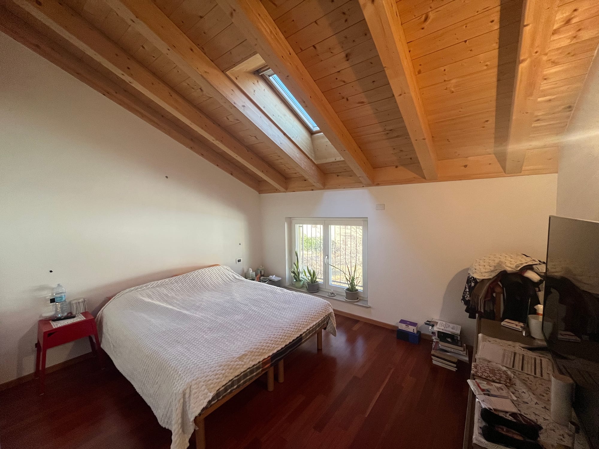 PENTALOCALE SU DUE PIANI CON ACCESSO INDIPENDENTE