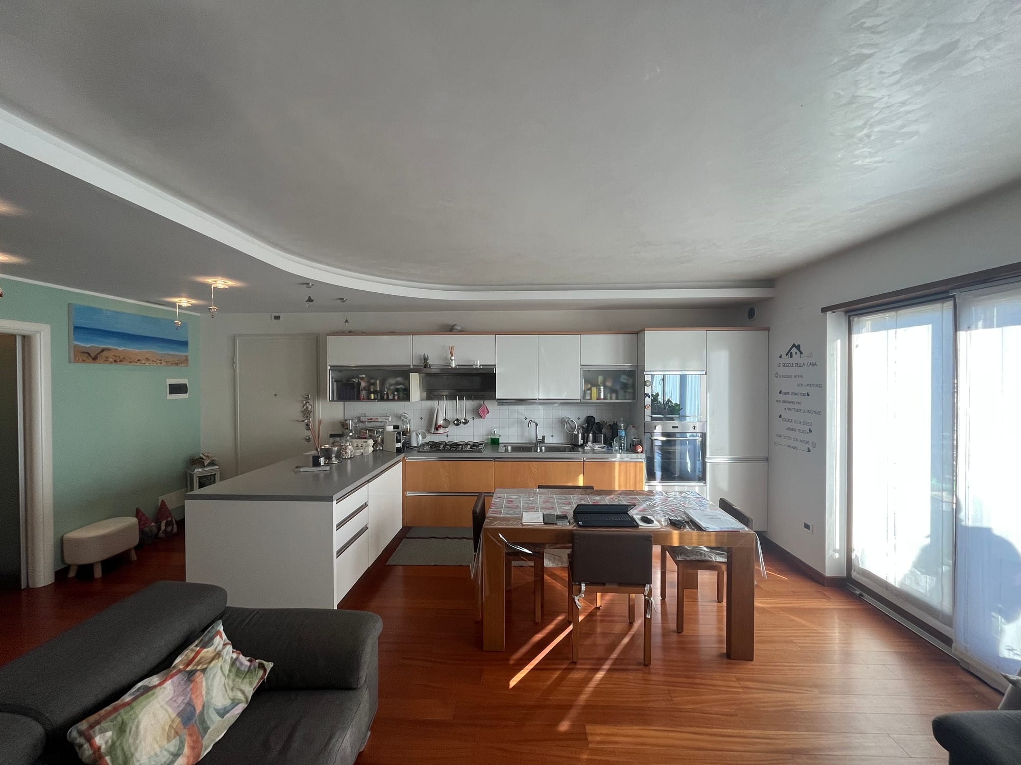 PENTALOCALE SU DUE PIANI CON ACCESSO INDIPENDENTE