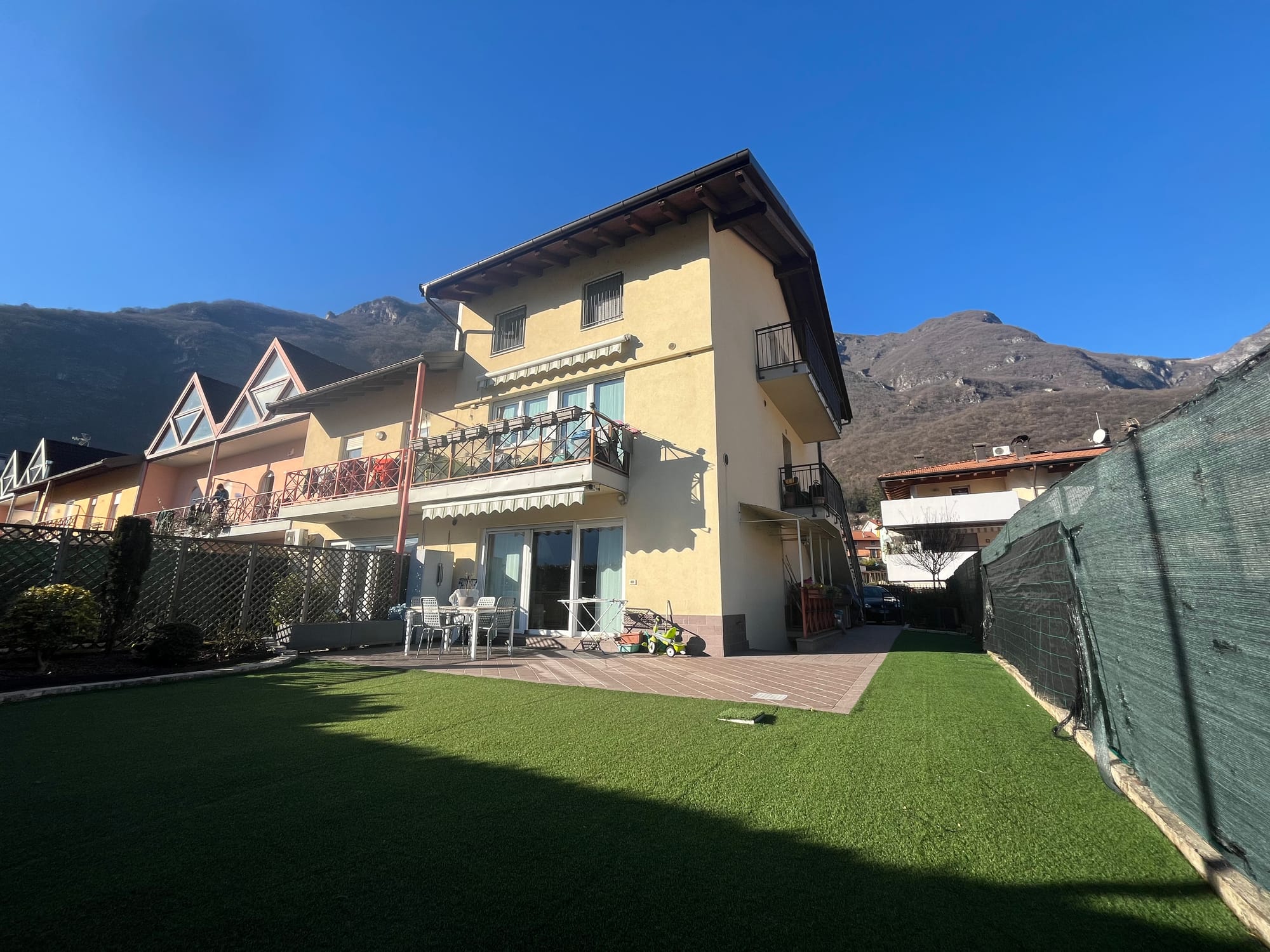 PENTALOCALE SU DUE PIANI CON ACCESSO INDIPENDENTE