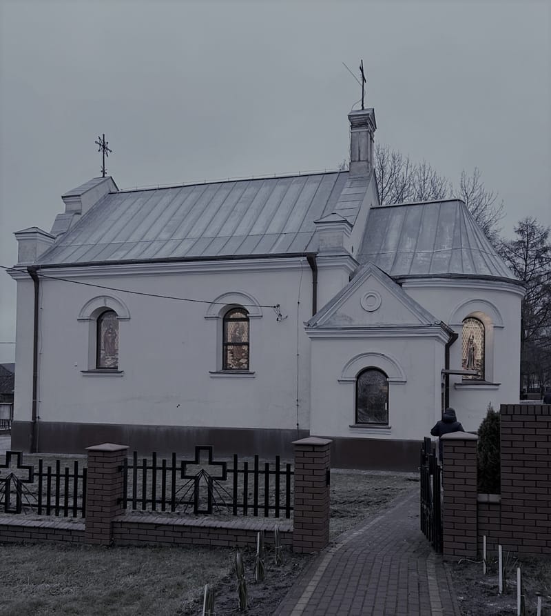 Remont kościoła zabytku w Chmielu