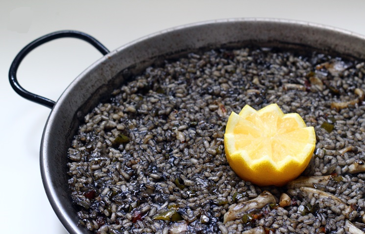 ARROZ NEGRO CON SEPIA 4 RACIONES