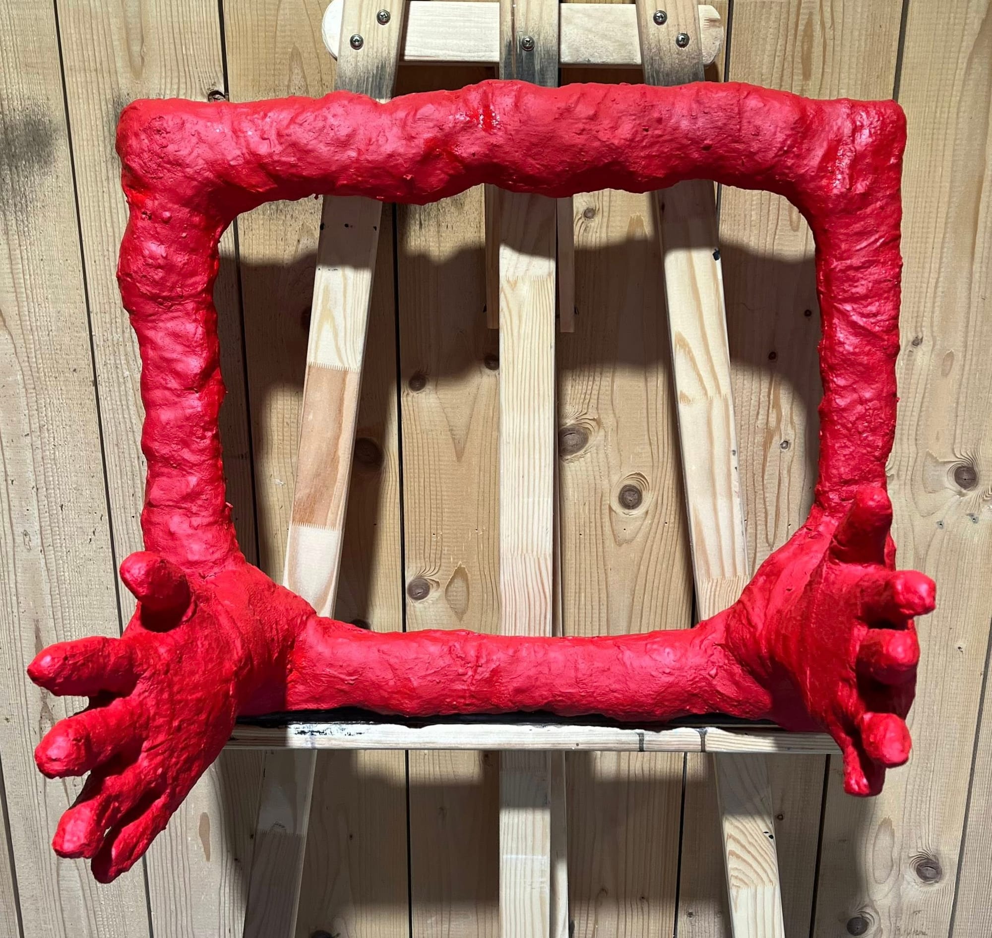 Frame of Absence - red