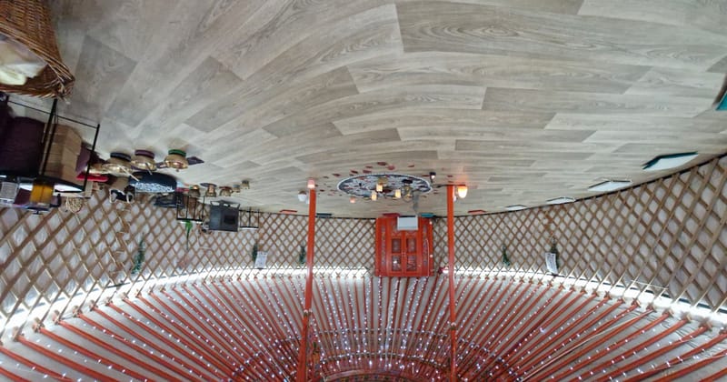 La Moon Yurt – Une bulle de nature pour respirer