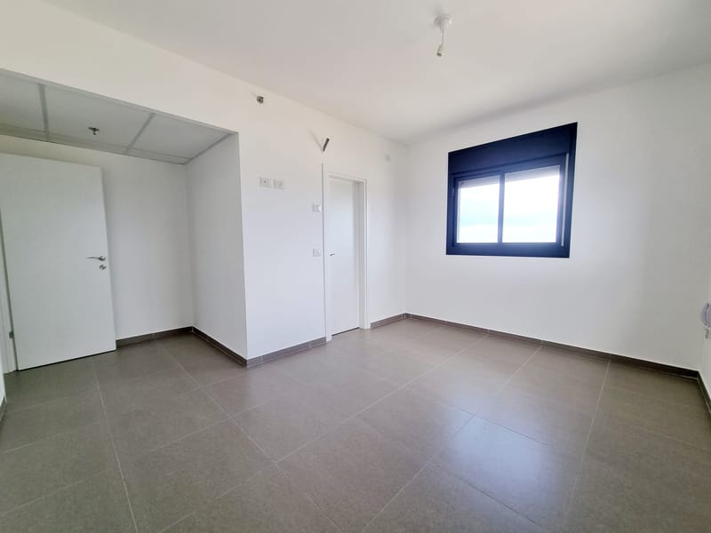 קרל פופר 3 (דירה חדשה)