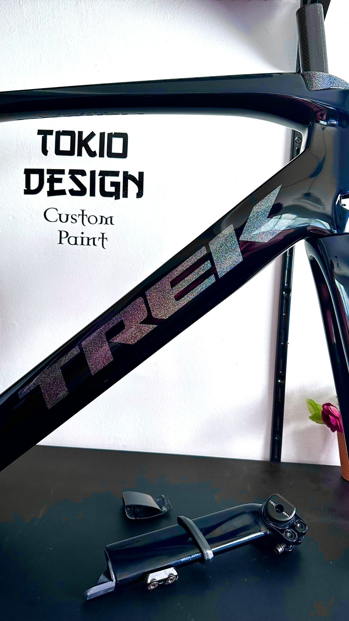 trek madone color holografico