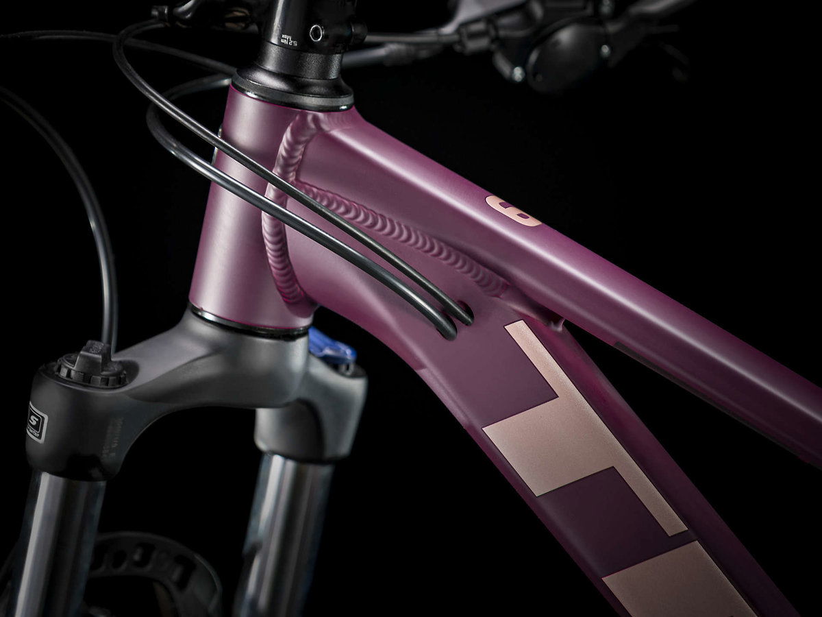 trek marlin 6 violeta y negro