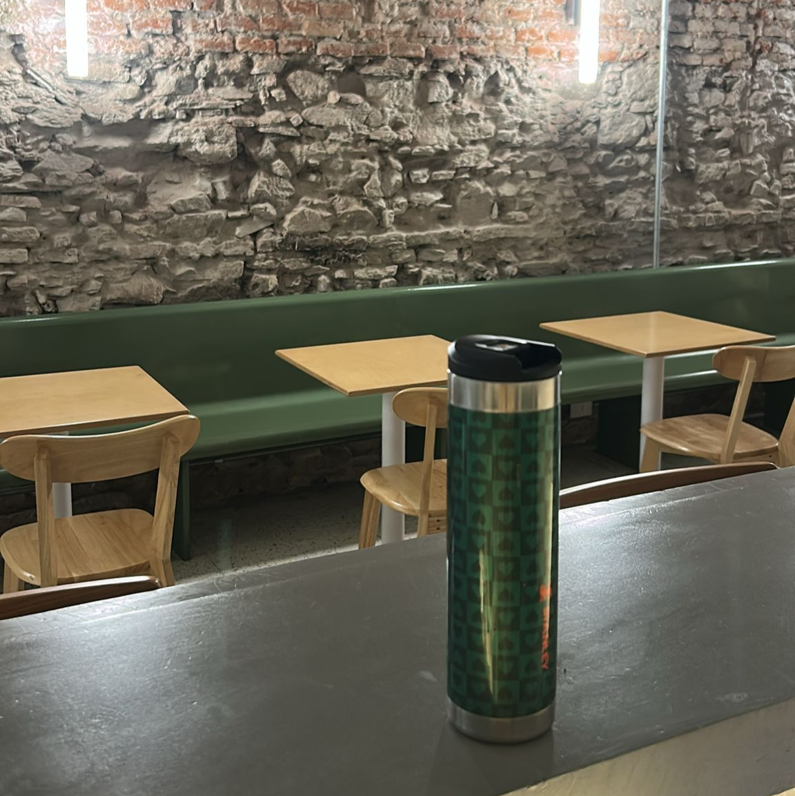 Vaso Stanley pintado a mano personalizado