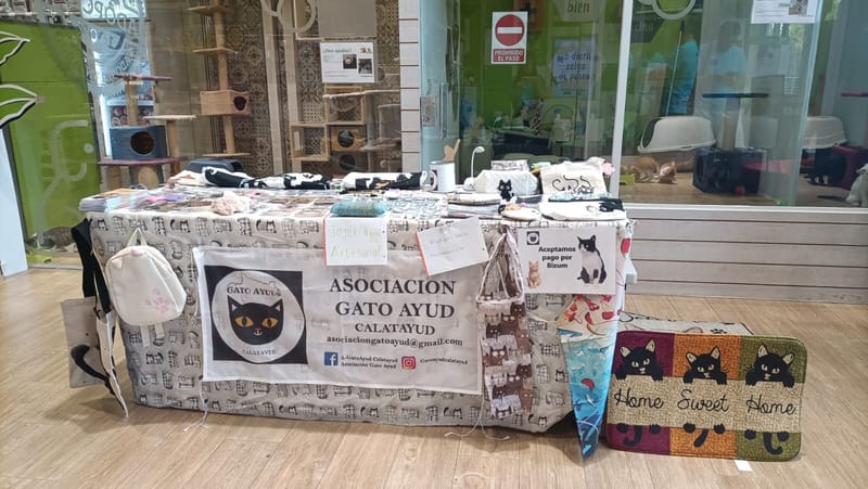 MESA SOLIDARIA EN TIENDA ANIMAL (FINALIZADO)