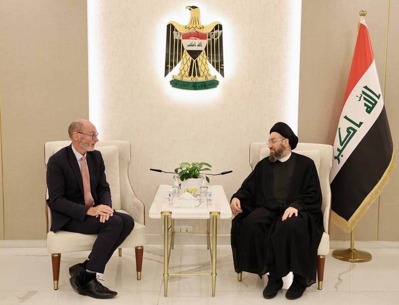 التقى سماحة السيد عمار الحكيم السفير البريطاني في بغداد سعادة السيد ستيفن هيتشن