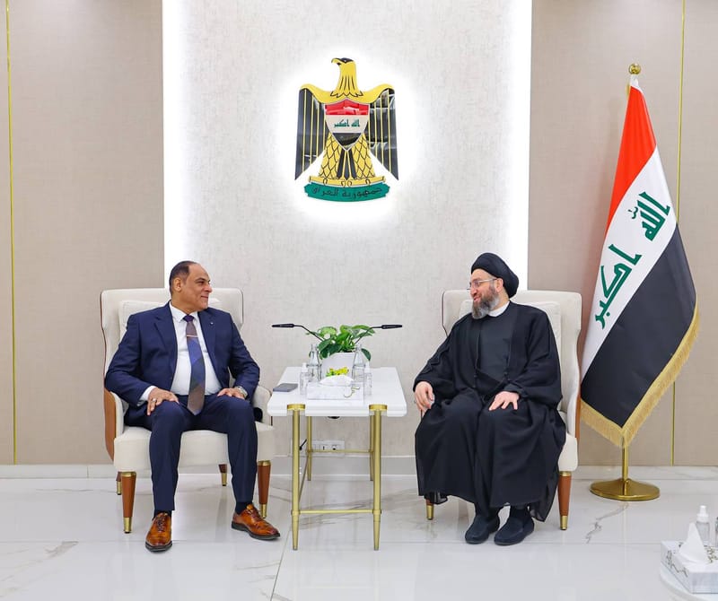 لقاء سماحة السيد عمار الحكيم مع نقيب الأكاديميين في العراق الدكتور علي مسير