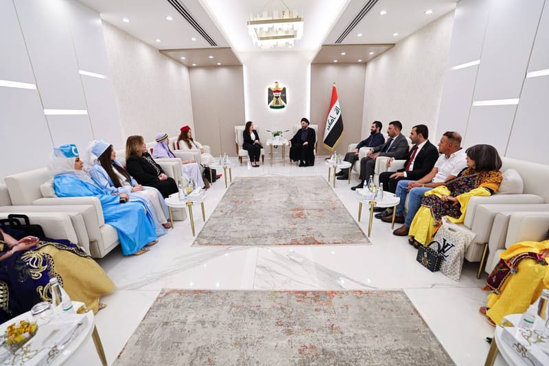 على هامش مؤتمر اليوم الاسلامي لمناهضة العنف ضد المرأة، التقى سماحة السيد عمار الحكيم عددا من ممثلات المكونات العراقية، وأشدنا بدور المرأة في المجتمع العراقي وإصرارها على انتزاع حقوقها القانونية والشرعية.