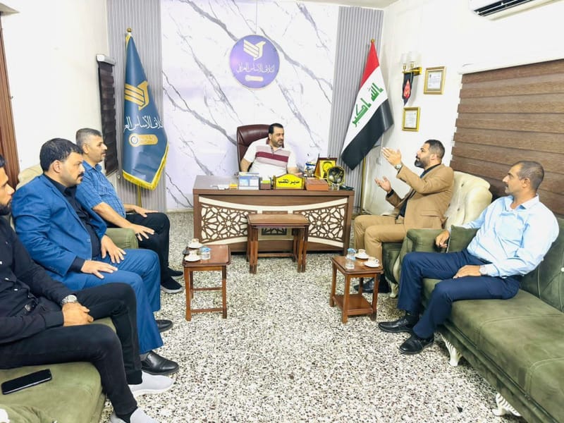 معاون مسؤول مكتب العلاقات الوطنية المركزي لشؤون بغداد والشمال الأستاذ كرم كاظم الخزعلي يزور مكتب إئتلاف الأساس العراقي في بغداد واللقاء بمدير المكتب الأستاذ حيدر السويعدي.