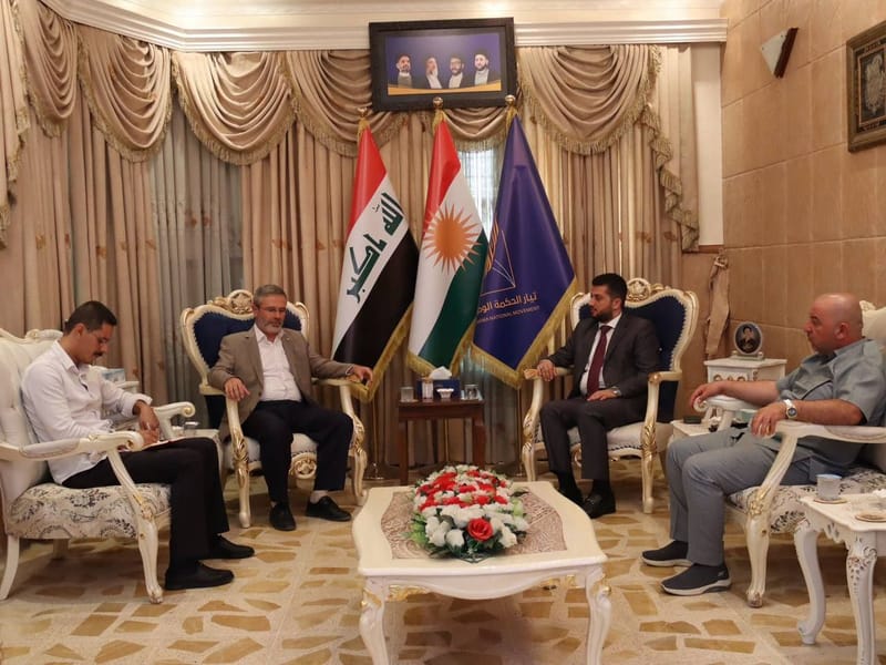 مسؤول مكتب إقليم كردستان الأستاذ صباح الصالحي يستقبل في مكتب تيار الحكمة الوطني في أربيل الاستاذ عبدالصمد يالجن مسؤول مكتب العلاقات في حزب هدى پار التركي في أربيل ، ويتناول معه مجمل الوضع السياسي والعلاقات الثنائية بين العراق وتركيا.