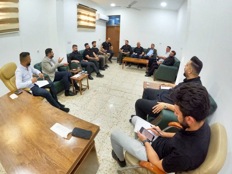 المشرف العام على محافظة ديالى الأستاذ بشار الشموسي يعقد اجتماعاً هاماً مع مسؤولي الدوائر الانتخابية والملفات الفنية بحضور مسؤول تنظيمات المحافظة الأستاذ مرتضى الملا جواد.