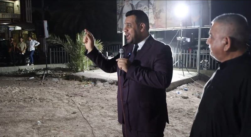 من منطقة حي الأمانة.. مسؤول تنظيمات بغداد الدكتور أحمد سالم الساعدي يتحدث مع أهالي المنطقة عن المعضلات الخدمية التي يعانون منها والسبل الكفيلة بحلها بالتعاون مع الجهات المسؤولة.