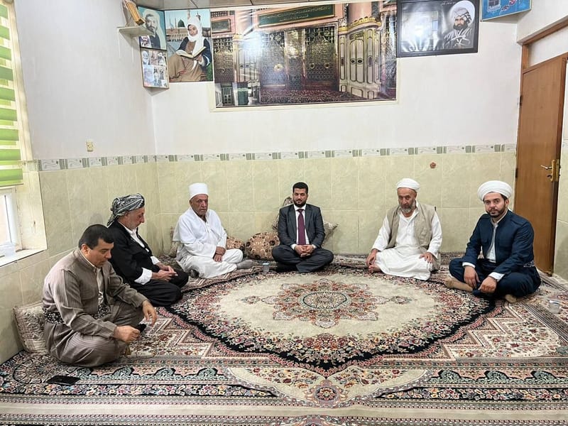 في قضاء شقلاوة شمال محافظة أربيل.. مسؤول مكتب إقليم كردستان الأستاذ صباح الصالحي يقدم واجب التعزية للشيخ دلشاد خوشناو بوفاة زوجة أخيه، وكذلك الشيخ عبدالعزيز مفتي ديار شقلاوة لوفاة ابن أخيه.