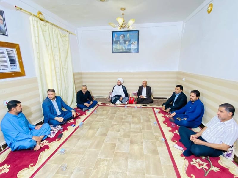 مسؤول تنظيمات الجنوب السيد قصي الموسوي بمعية مسؤول تنظيمات واسط السيد حسين جواد بهية ومسؤول دائرة الجنوب الأستاذ عباس القريشي وعدد من قيادات التنظيم، يلتقي جمعاً من مسؤولي المناطق في ناحية الشحيمية.