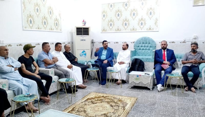 ضمن جولته في محافظة ذي قار.. جانب من لقاء مسؤول تنظيمات الجنوب السيد قصي الموسوي [مسؤولي مناطق قضاء سوق الشيوخ] حيث تم التحاور والنقاش حول كل ما يتعلق بالواقع التنظيمي والسياسي وأهمية الاستعداد للمرحلة المقبلة