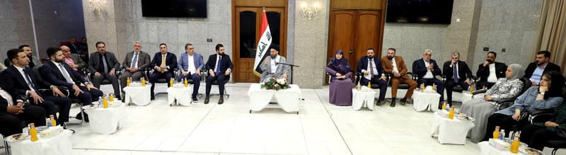 لقاء سماحة السيد عمار الحكيم مع ممثلي ذوي المهن الصحية والطبية بحضور رؤساء واعضاء مجالس النقابات المعنية بهذه الشريحة.بارك لهم المولد النبوي الشريف وولادة الامام جعفر الصادق سلام الله عليه