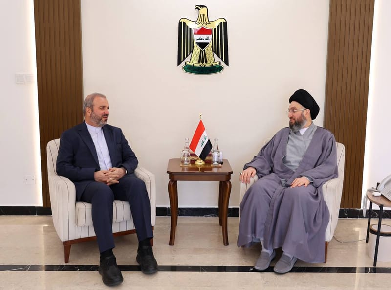 التقي سماحة السيد عمار الحكيم سعادة السفير الإيراني الأستاذ محمد كاظم آل صادق