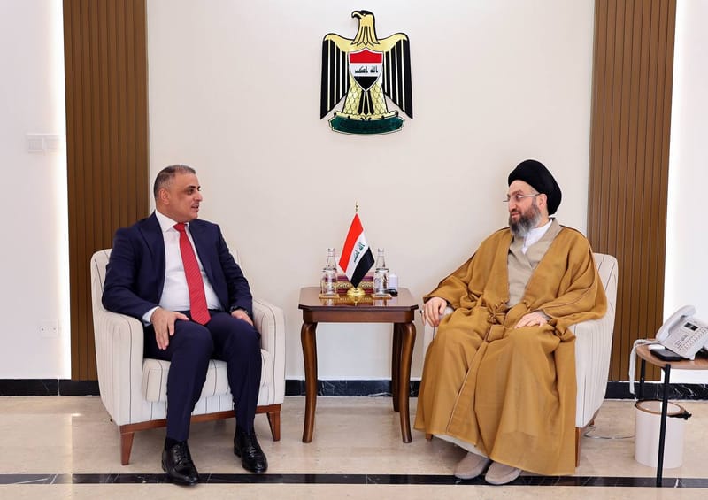 استمع سماحة السيد عمار الحكيم من محافظ واسط الدكتور محمد جميل المياحي إلى موجز عن واقع المحافظة الخدمي والتنموي