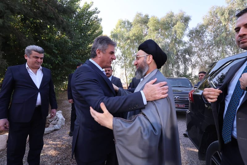 في اليوم الثاني من زيارة سماحة السيد عمار الحكيم  لإقليم كردستان انتقل إلى محافظة دهوك، وفي مضيف عشيرة الزيباري مضيف أالاخ العزيز الشيخ زيد الزيباري