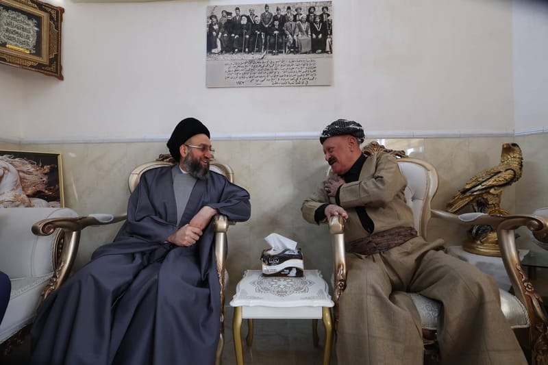 من محافظة دهوك قضاء عقرة، وفي مضيف الاخ  الشيخ فاضل آغا العقراوي، التقي سماحة السيد عمار الحكيم  جمعا من شيوخ ووجهاء القضاء