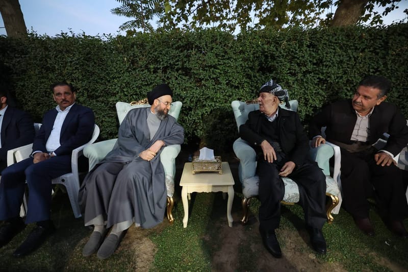 في مضيف جناب المرحوم الشيخ جميل آغا كوري في منطقة مصيف صلاح الدين، حيث التقي سماحة السيد عمار الحكيم جمعا كريما من وجهاء عشيرة كوري