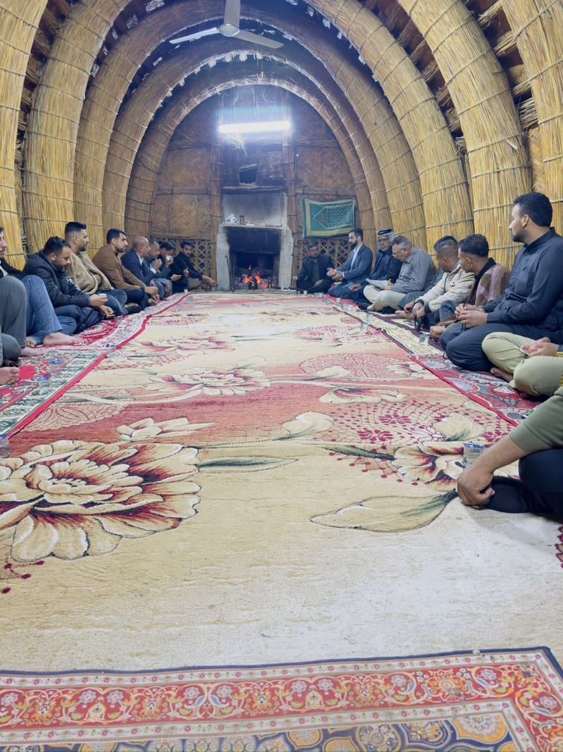 من محافظة الديوانية.. مسؤول مكتب العلاقات الوطنية الدكتور محمد حسام الحسيني يلتقي عدداً من شيوخ ووجهاء وأهالي المحافظة.