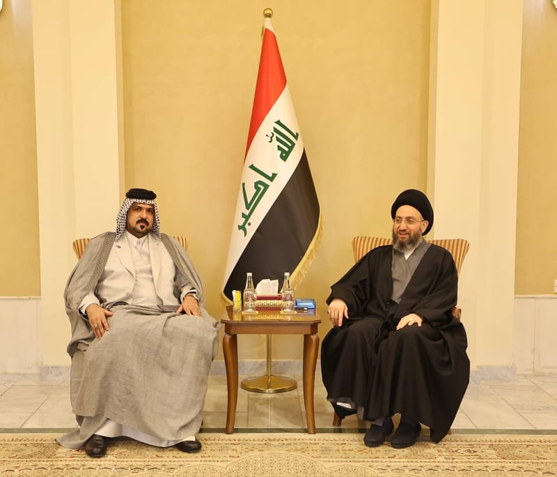 التقي سماحة السيد عمار الحكيم جناب الشيخ حارث فيصل مطشر فالح العكيلي شيخ عام عشائر عگيل في العراق