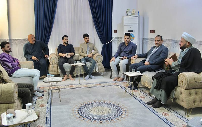 أمين محافظة واسط الشيخ حميد الكعبي يعقد اجتماعاً مع أعضاء الملف المهني في المحافظة بحضور الأستاذ أحمد البديري مسؤول الملف في المحافظة.