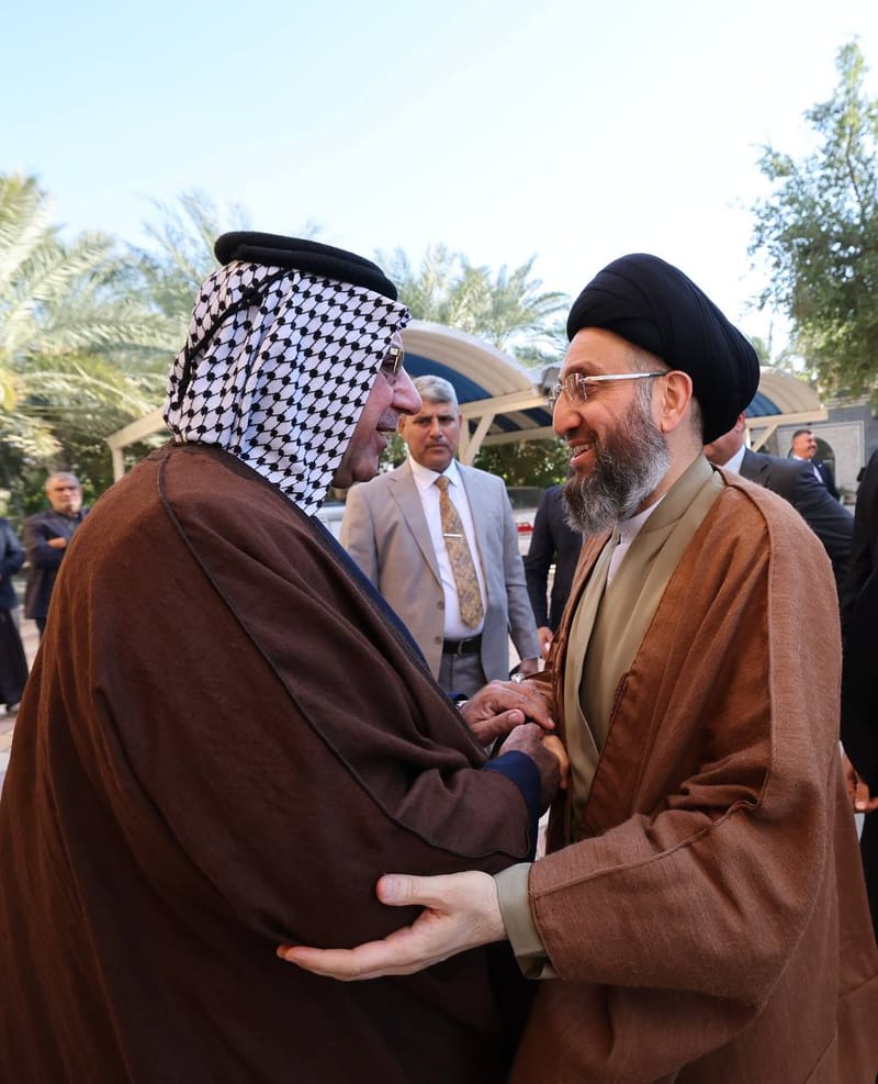 في مضيف المرحوم السيد مالك الياسري (رحمه الله)، التقي سماحة السيد عمار الحكيم  عدد من السادة والوجهاء يتقدمهم جناب السيد محمد السيد عبد الله الياسري .