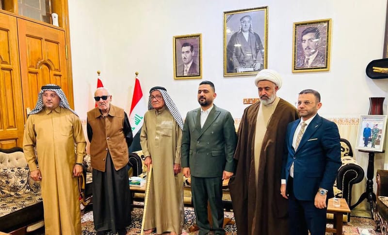 الأستاذ وائل الأسدي يزور مضيف الشيخ سعد العبود الزهيري بمعية السيد أسعد الأعرجي مسؤول تنظيمات المحافظة والشيخ يوسف التميمي مسؤول الدائرة.