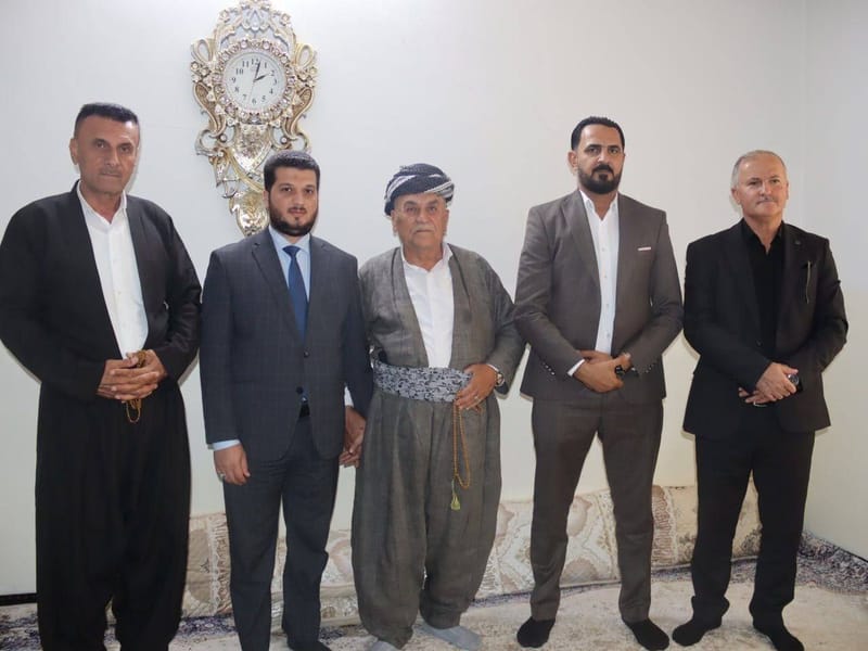 مسؤول مكتب إقليم كردستان الأستاذ صباح الصالحي يزور منطقة زرايان في مدينة السليمانية، ويلتقي الشيخ قادر، شيخ عشيرة باوا جاف