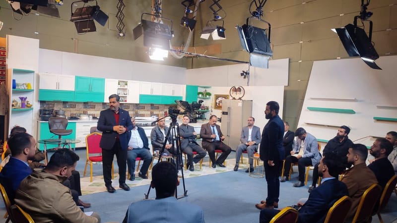 تستمر قناة الفرات الفضائية/مكتب الفرات الاوسط في النجف الاشرف بإقامة الورش الاعلامية والفنية لمسؤولي تنظيمات تيار الحكمة في المحافظة ومكاتبها باستوديوهاتها الخاصة.