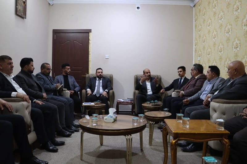 جانب من اجتماع الأستاذ محمد الكناني مسؤول المكتب المهني مع قيادات المكتب في ذي قار بحضور الأستاذ حيدر غني الحسيناوي أمين المحافظة.