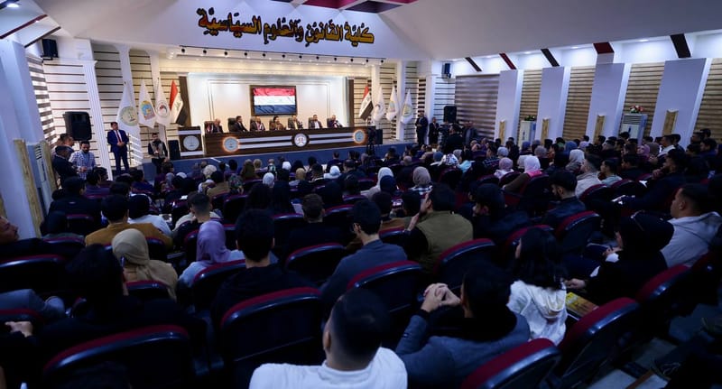 من جامعة كركوك وفي كلية القانون والعلوم السياسية، التقي سماحة السيد عمار الحكيم  جمعا من الأساتذة وطلبة الجامعة