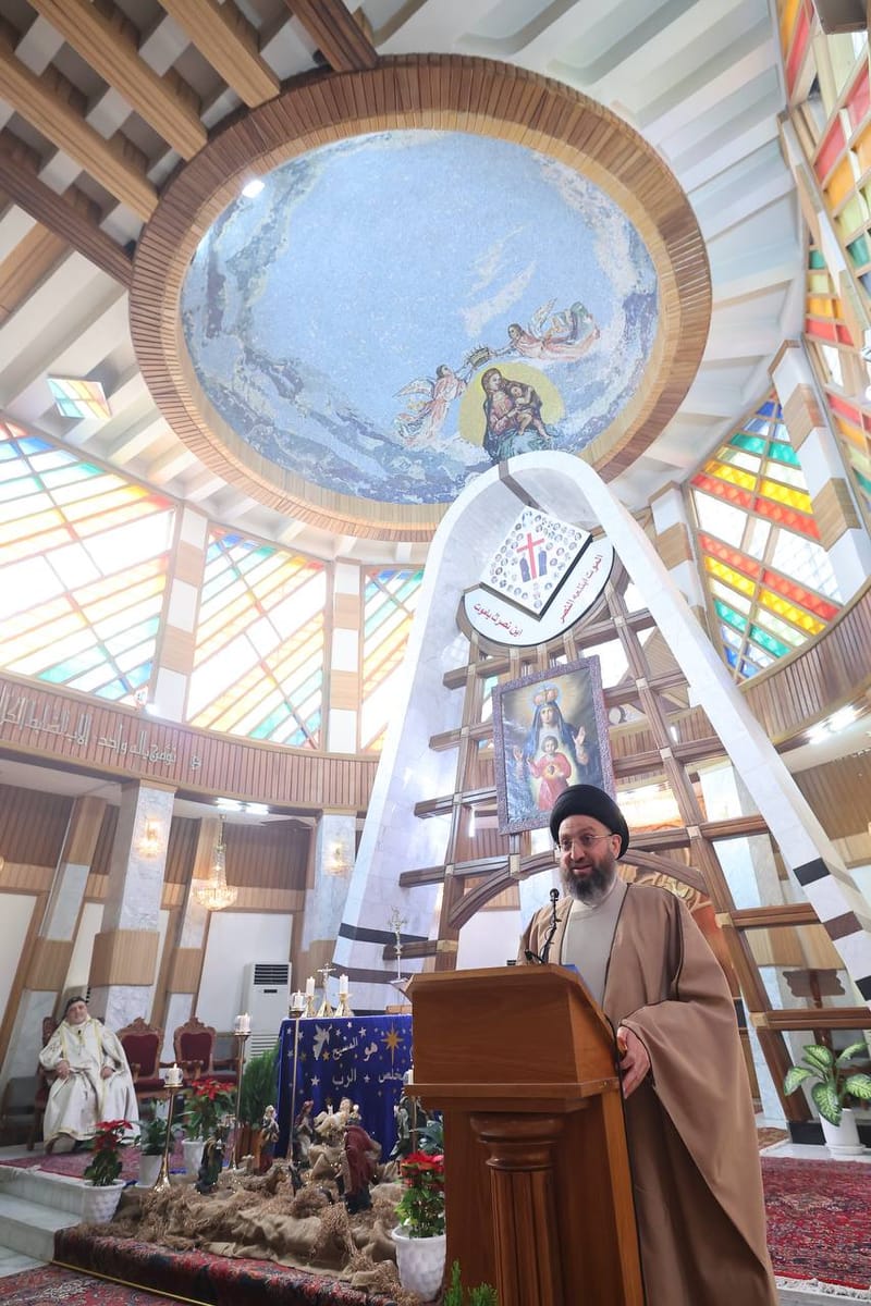 بمناسبة عيد الميلاد المجيد، ذكرى ولادة السيد المسيح (عليه وعلى نبينا وآله الصلاة والسلام)، ومن كاتدرائية سيدة النجاة في منطقة الكرادة، بارك سماحة السيد عمار الحكيم  للمسيحيين في العراق والعالم