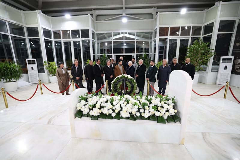 زيارة سماحة السيد عمار الحكيم  مرقد الفقيد الراحل الأستاذ مام جلال الطالباني، رئيس الجمهورية الأسبق (رحمه الله)