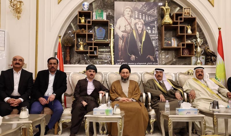 زار سماحة السيد عمار الحكيم  مضيف أخينا العزيز جناب الشيخ ممند آغا الهموندي، التقي جمعًا كبيرا من شيوخ ووجهاء عشيرة الهموند و عشائر جمجمال