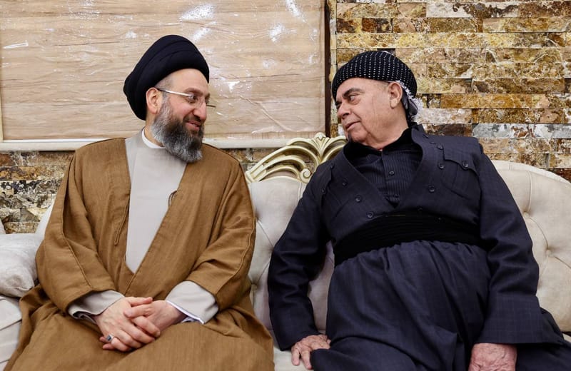 التقي سماحة السيد عمار الحكيم  جمعًا من شيوخ ووجهاء عشيرة كلهور، يتقدمهم جناب الشيخ حاجي محمد كلهوري