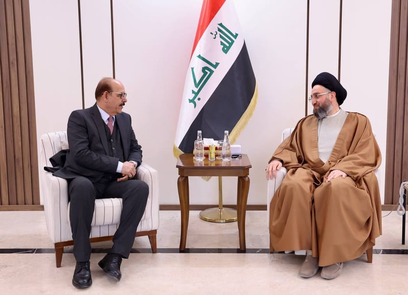 التقي سماحة السيد عمار الحكيم  من السادة و السيدات النواب في فريق إعداد استراتيجية الأمن الوطني، يتقدمهم الأستاذ جواد البولاني