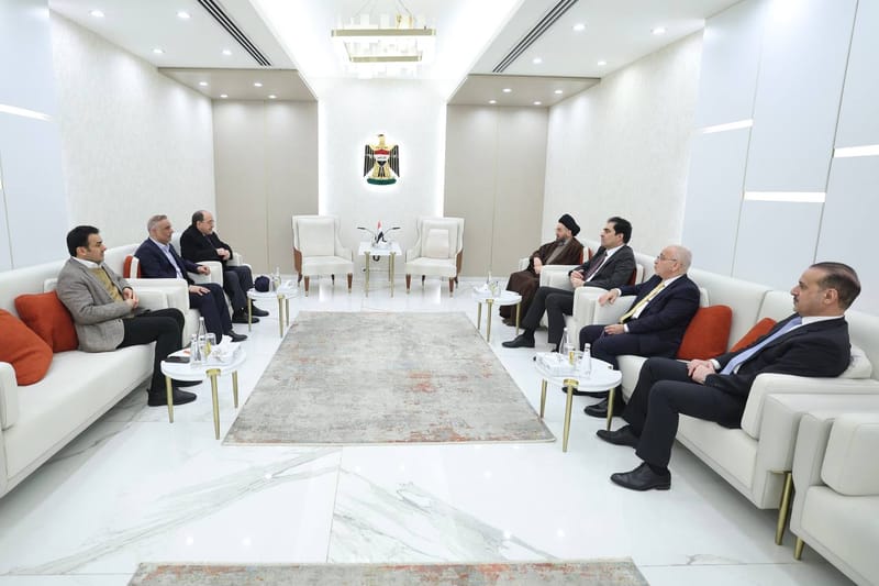 لقاء سماحة السيد عمار الحكيم رئيس ائتلاف دولة القانون الأستاذ نوري المالكي، بحضور النائب الأول لرئيس مجلس النواب الأستاذ محسن المندلاوي، ورئيس كتلة النهج الوطني الأستاذ عبد السادة الفريجي و أمين الإطار التنسيقي د. عباس العامري.