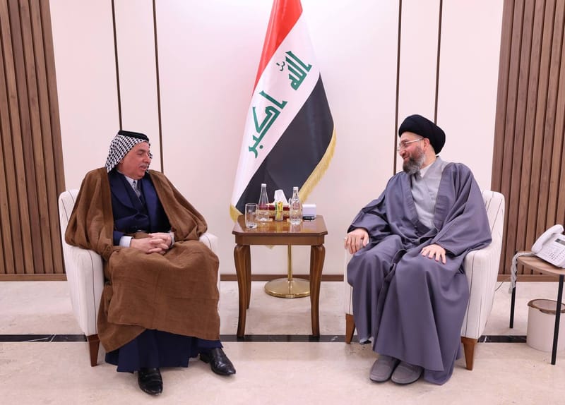 التقي سماحة السيد عمار الحكيم  جناب الشيخ طارق الغزالي، بحضور محافظ النجف الأشرف الأستاذ يوسف گناوي و رئيس كتلة قوى الدولة في مجلس المحافظة الأستاذ فاروق الغزالي