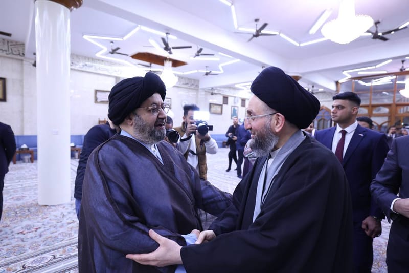 من البصرة الفيحاء التقي سماحة السيد عمار الحكيم   سماحة السيد عبد العال الموسوي زعيم الطائفة الشيخية في العراق.