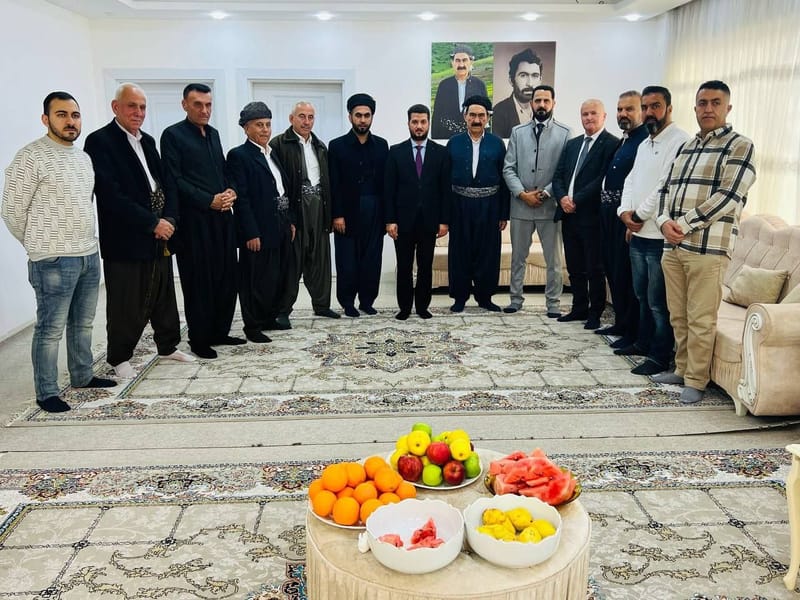 مسؤول مكتب إقليم كردستان الأستاذ صباح الصالحي يلتقي الـشيخ كريم، شيخ عشيرة جتالي.