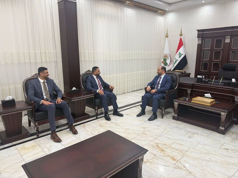 مسؤول إقليم الشمال والغرب الأستاذ وائل الأسدي يلتقي محافظ الأنبار الأستاذ محمد نوري خلال زيارته إلى المحافظة.