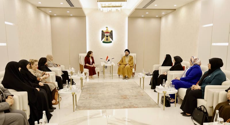 لقاء سماحة السيد عمار الحكيم وفد مبادرة (حان الوقت لنساء العراق)