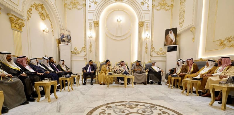 التقى سماحة السيد عمار الحكيم في مضيف قبيلة المحامدة، مضيف جناب الشيخ علي المحمدي،  جمعا من شيوخ ووجهاء القبيلة و القبائل الأخرى